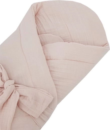 No stiffener for natural swaddling
