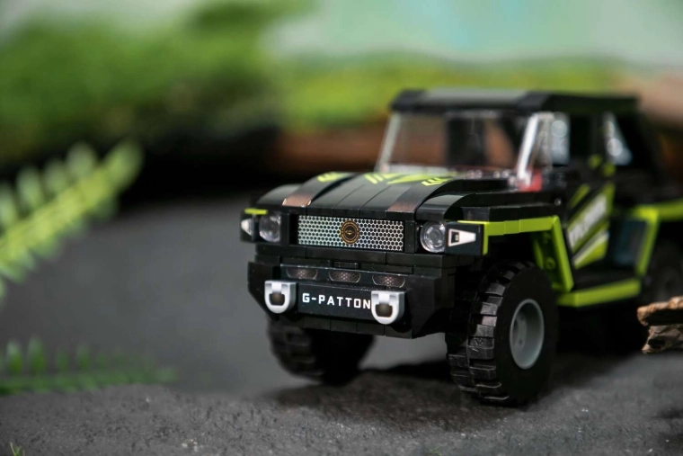 Realistic off-road look and functional wheels