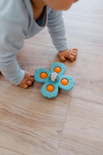 Compact size for the kids’ room and for travel