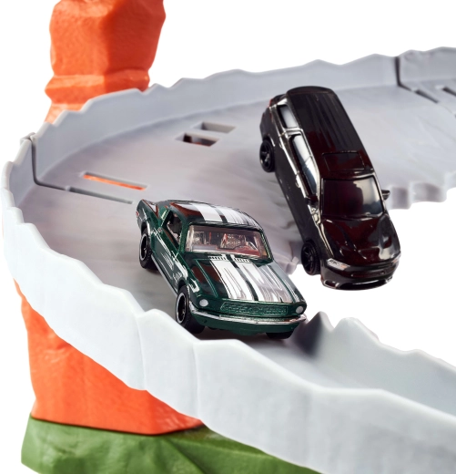 Pakendis 2 Matchboxi metallist autot mõõtkavas 1:64