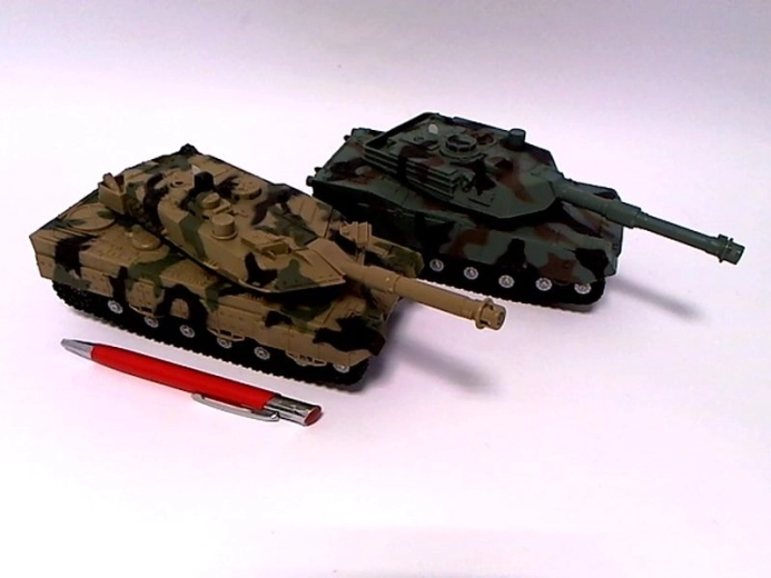 Laste tank 18 cm valguse ja heliga