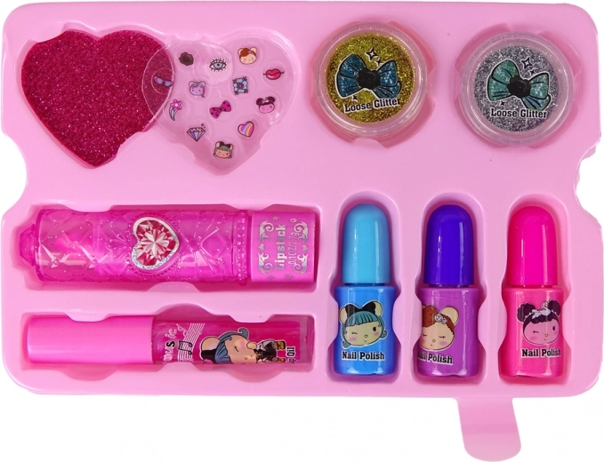 Sädelevad lisad ja loominguline maniküür