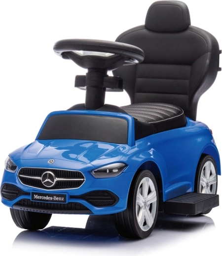 Realistic design with steering wheel and sounds