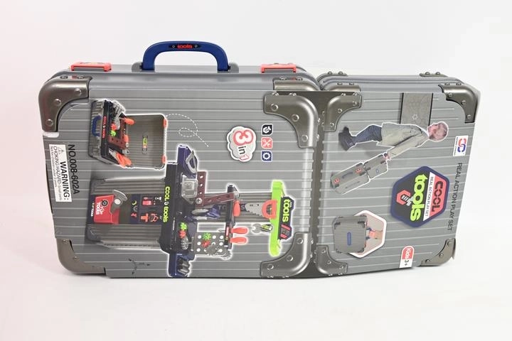 Tool set in rolling cases