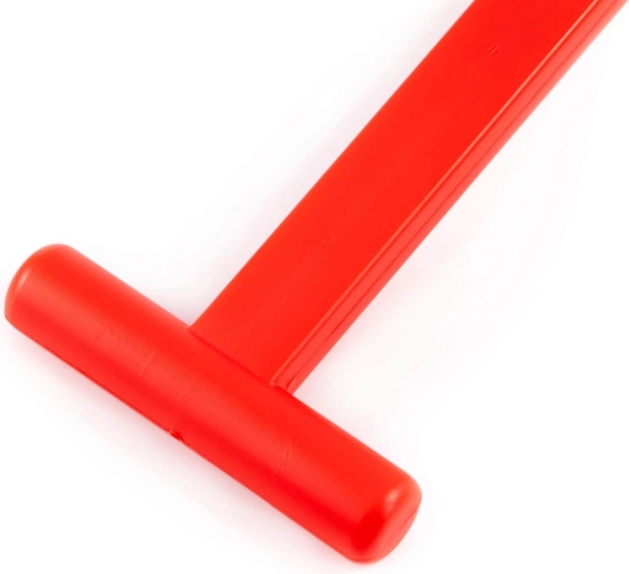 Sturdy handle for easy pulling