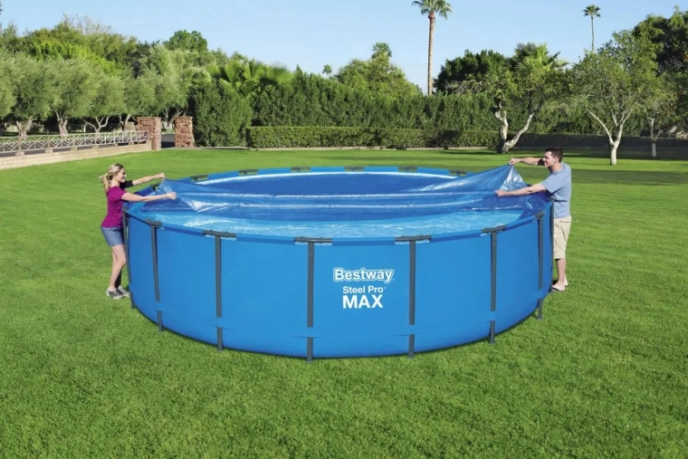 Cleaner pool water