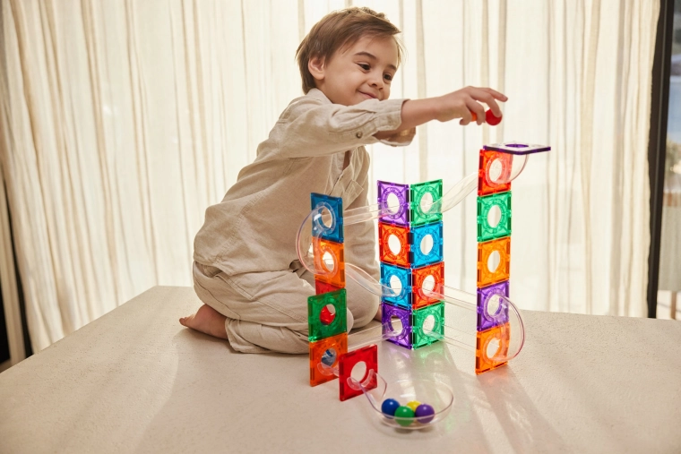 A toy that grows with your child (STEAM development)
