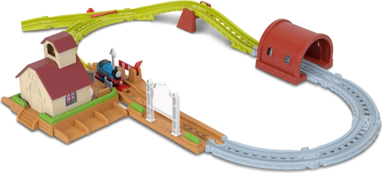 200+ cm track with tunnel and elevated section