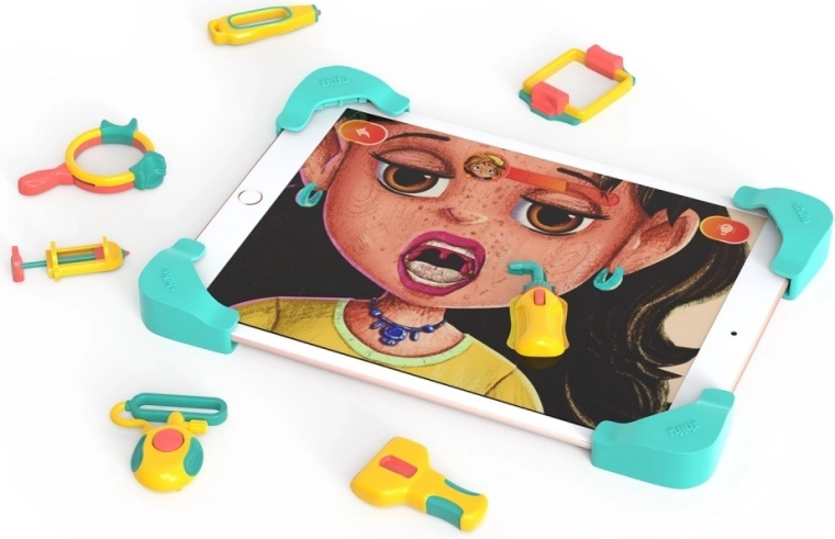Tactile play with real tools