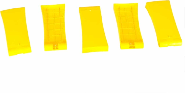 Stable design with legs for outdoor play