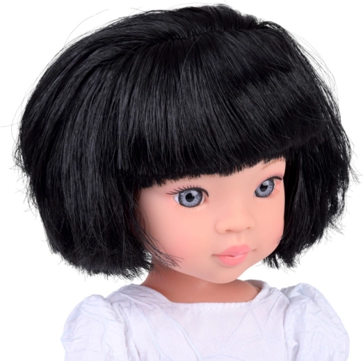 Realistlikud detailid ja juurtega kinnitatud juuksed