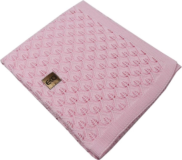 A versatile blanket for stroller and crib