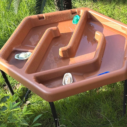 Water labyrinth for learning through play