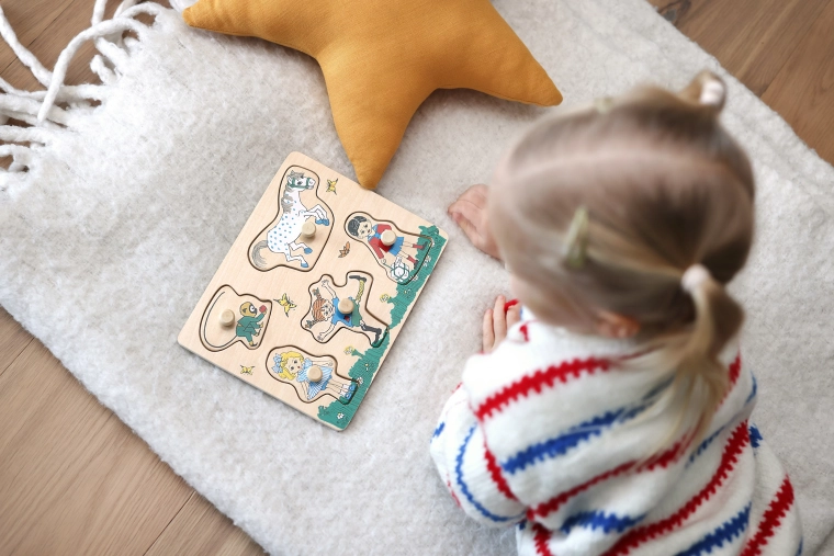 Wooden puzzle with a Hello Kitty theme