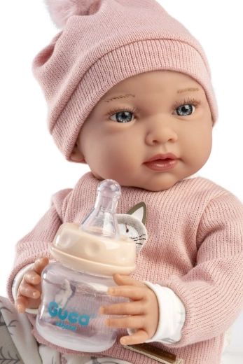 For realistic feeding play