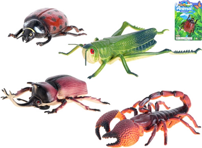 Maxi plastic insect figure on a card 12–20 cm - 1 piece