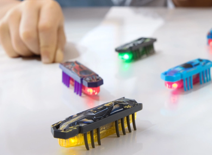 Kaks tüüpi roboteid ühes pakis