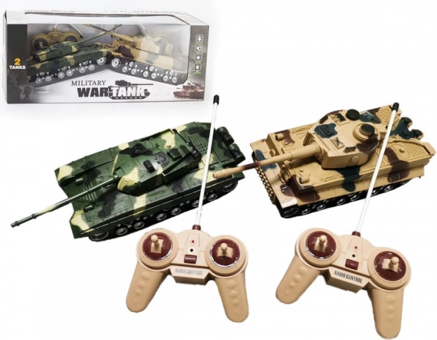 Kaks R/C kaugjuhtimisega lahingutanki