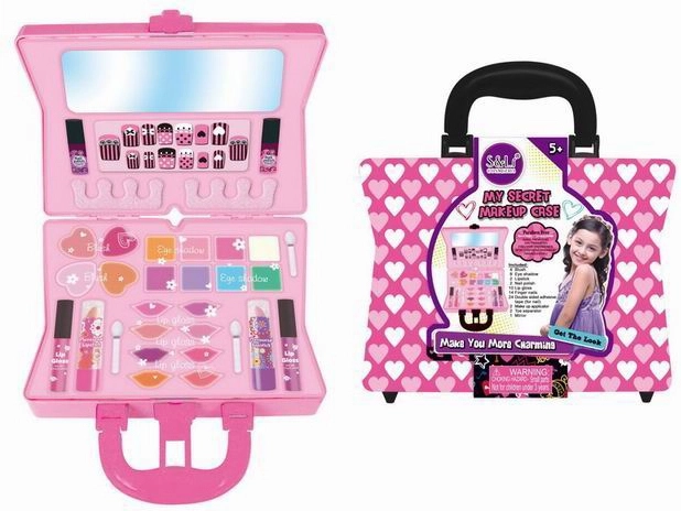 Meigi- ja maniküürikohver tarvikutega