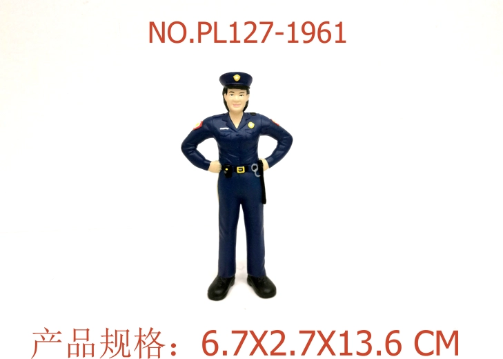 Policewoman figurine 13.6 cm