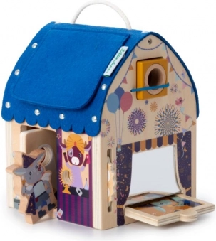 Lilliputiensi puidust majake optiliste illusioonidega