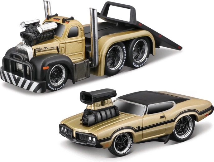 Maisto Muscle transports 1953 Mack B-61 flatbed koos 1970 Oldsmobile 442 1:64
