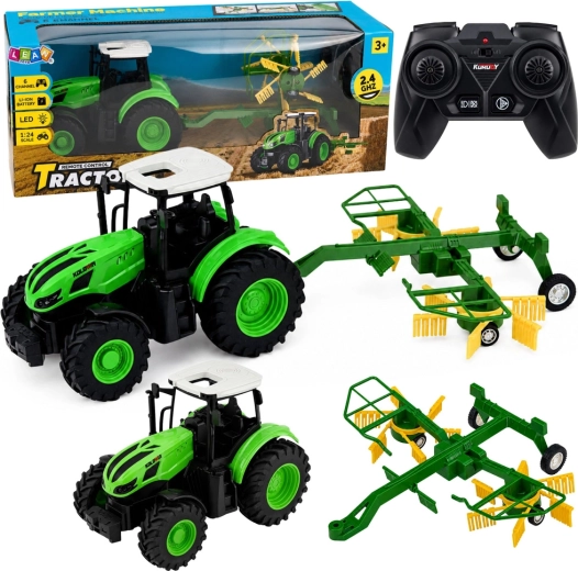RC farm tractor with hay rake 1:24, 2.4 GHz, LED lights