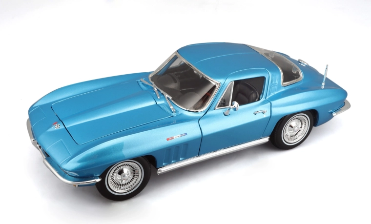 Maisto Chevrolet Corvette 1965 metallmudel 1:18 helesinine