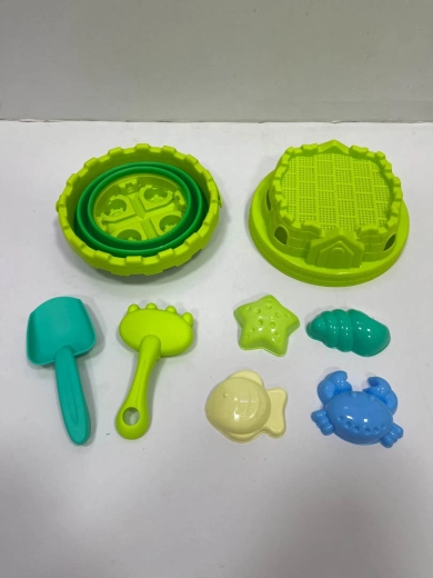 Children’s sand set with foldable bucket and molds