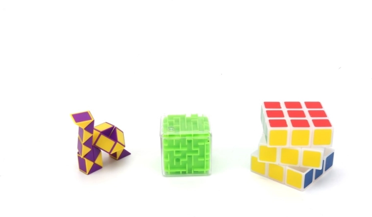 Brain puzzle set: snake, cube and maze
