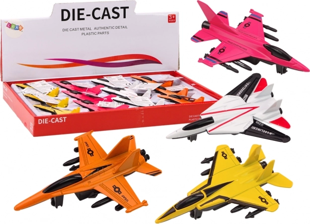 Metallist hävituslennuk hoorattaga