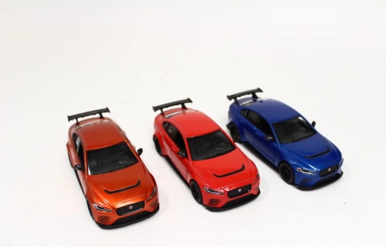 Auto mudel Jaguar XE SV Project 8 projektoriga, 4x4 – 1 tk