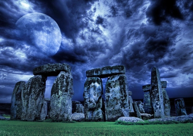 Pusle Stonehenge, Suurbritannia 1000 tükki