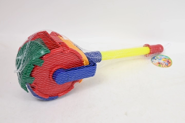Roller with raised patterns for sand