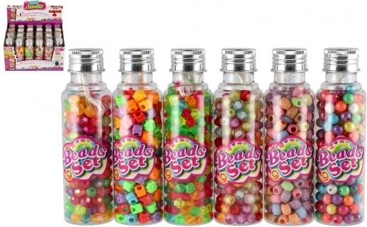 Plasthelmed nööriga topsis – värvide segu