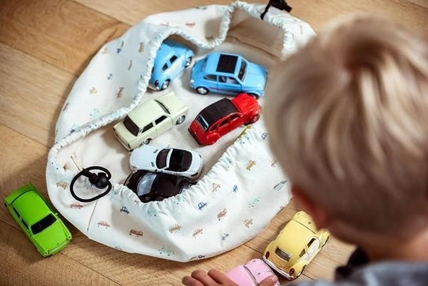Tidy up in seconds – just pull