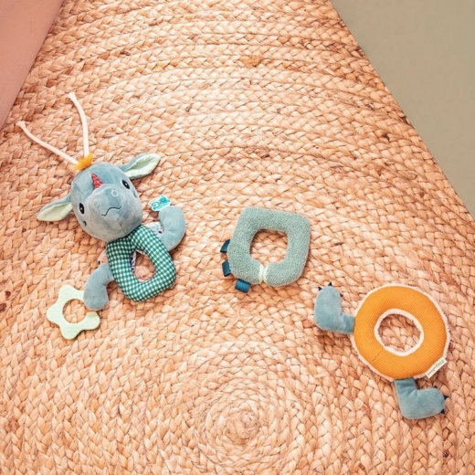 Soft textures and secure attachment