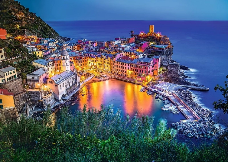 Enchanting Vernazza at dusk motif