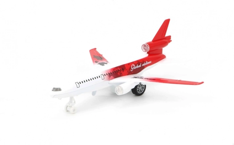 Metallist teostus ja realistlikud detailid