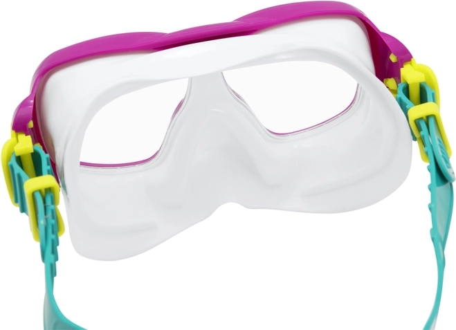 Kristallselge vaade tahutud klaasiga