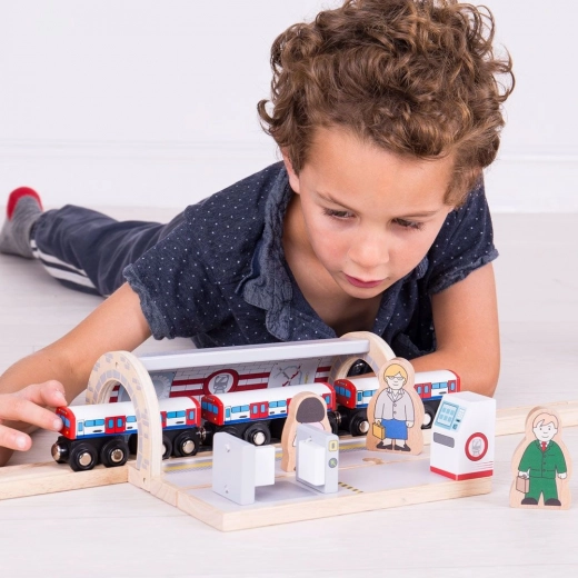Wide compatibility with wooden railways