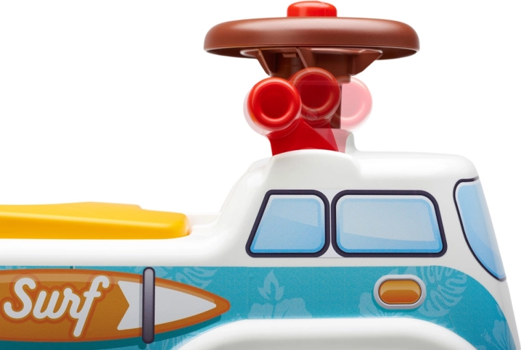 Interactive steering wheel with horn