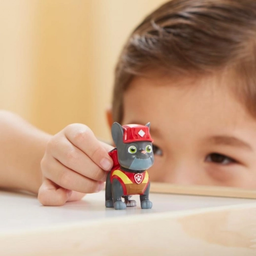 Chargeri figuur autentseks mänguks