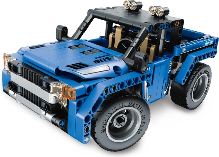 Kaks mudelit ühes: pick‑up või buggy