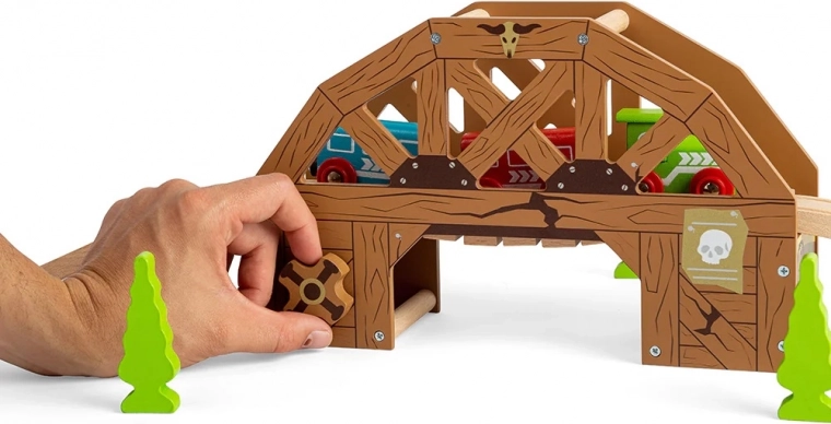Interactive drawbridge mechanism
