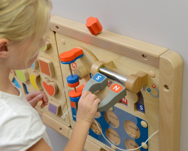 Safe wooden wall-mounted design