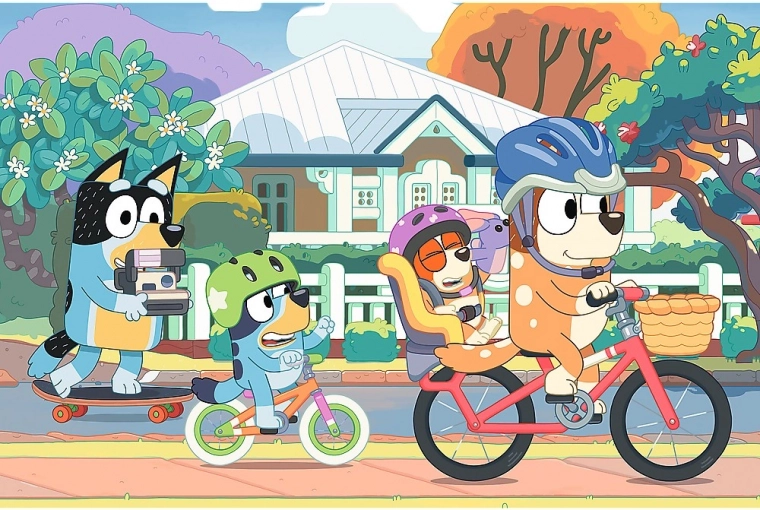 BLUEY motiiv täis liikumist ja rõõmu