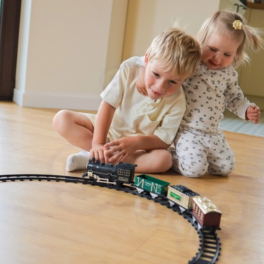 Easy-to-connect tracks