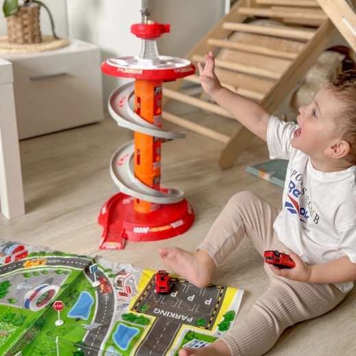 Täielik tuletõrje väljasõidujaam