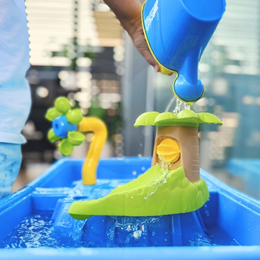 Mäng nii vee kui ka liivaga